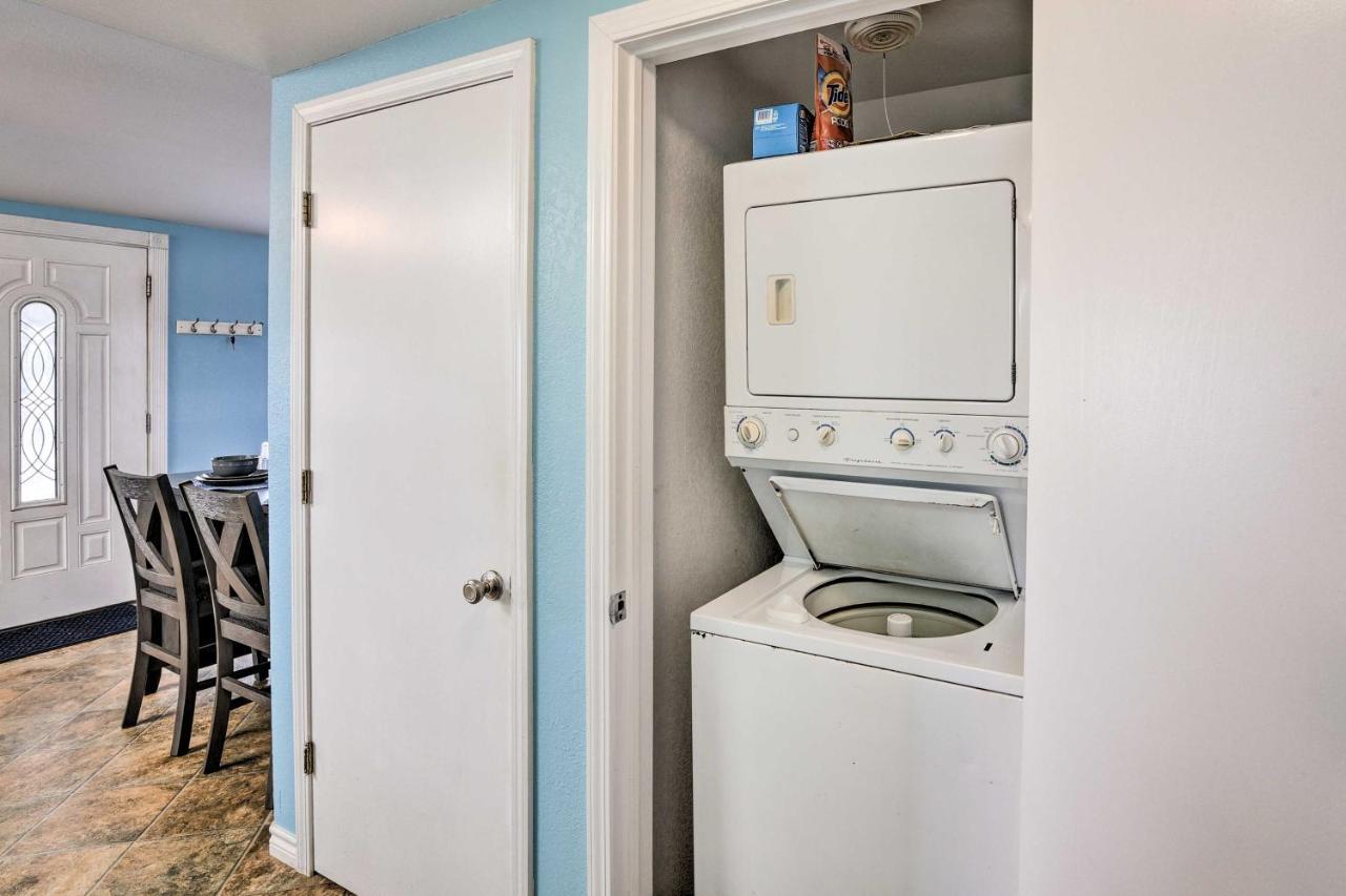 Surfside Beach Gem With Deck - 1 Block To Shore! Freeport Εξωτερικό φωτογραφία